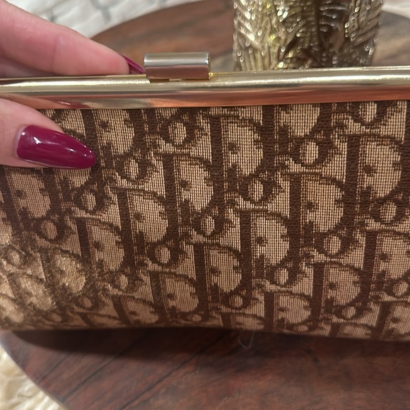 VINTAGE DIOR KISS LOCK CLUTCH - Picture 2 of 9